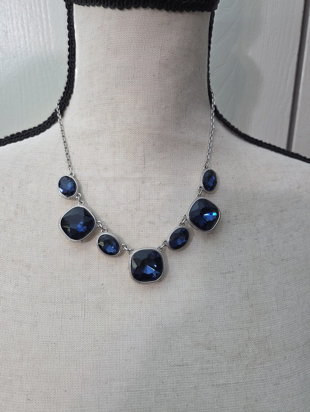 crown trifari ice blue crystal stone necklace silver tone bold 14in